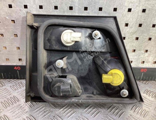 Фонарь крышки багажника правый Peugeot 806 1994-2002  Peugeot 806 806 1994-2002