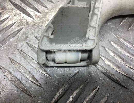 Ручка внутренняя потолочная Volkswagen Passat B6 (3C) 2005-2010  Volkswagen Passat Passat B6 (3C) 2005-2010