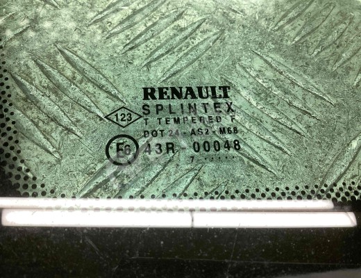 Стекло кузовное боковое левое Renault Scenic I (JA) 1996-1999  Renault Scenic Scenic I (JA) 1996-1999