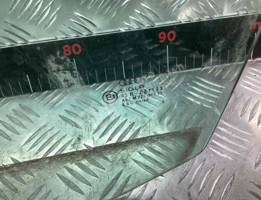 Стекло двери передней левой Audi A4 B5 (8D) 1994-1999  Audi A4 A4 B5 (8D) 1994-1999