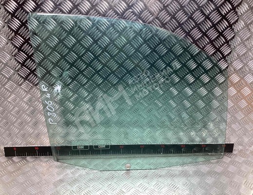 Стекло двери передней правой Peugeot 806 1994-2002  Peugeot 806 806 1994-2002