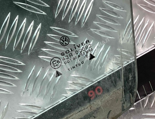 Стекло двери передней левой Volkswagen Passat B5 (3B) 1996-2000  Volkswagen Passat Passat B5 (3B) 1996-2000