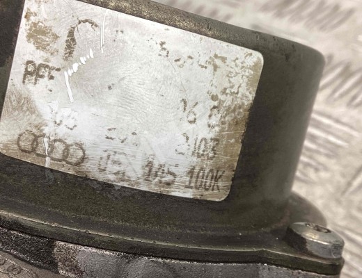 Насос вакуумный Audi A6 C5 (4B) 2001-2004 рестайлинг  Audi A6 A6 C5 (4B) 2001-2004 рестайлинг