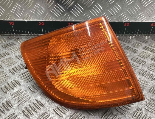 Поворотник правый Mercedes Vito I (W638) 1996-2003  Mercedes Vito Vito I (W638) 1996-2003