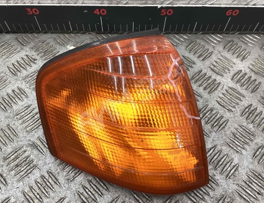 Поворотник правый  Mercedes C C (W202) 1993-1997
