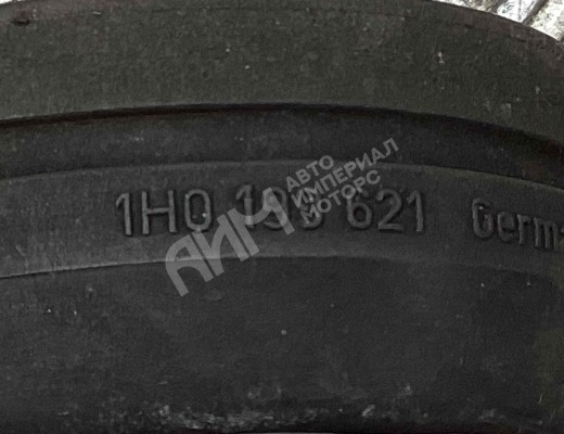 Подушка крепления двигателя Volkswagen Golf III (1H) 1991-1997  Volkswagen Golf Golf III (1H) 1991-1997