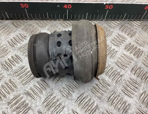 Подушка крепления двигателя Volkswagen Golf III (1H) 1991-1997  Volkswagen Golf Golf III (1H) 1991-1997