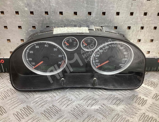 Щиток приборов (приборная панель) Volkswagen Passat B5+ (3B) 2000-2005 рестайлинг  Volkswagen Passat Passat B5+ (3B) 2000-2005 рестайлинг