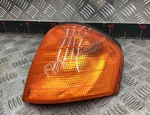 Поворотник левый  Mercedes C C (W202) 1993-1997