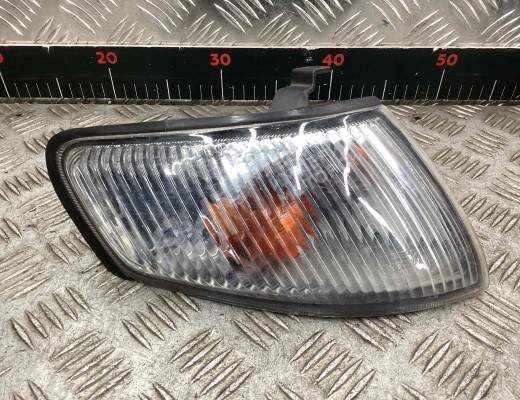 Поворотник правый  Mazda 626 V (GF, GW) 1997-2002