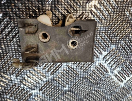 Замок двери передней правой Audi 100 C3 1982-1991  Audi 100 100 C3 1982-1991