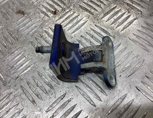 Петля крышки багажника Volkswagen Passat B5+ (3B) 2000-2005 рестайлинг  Volkswagen Passat Passat B5+ (3B) 2000-2005 рестайлинг