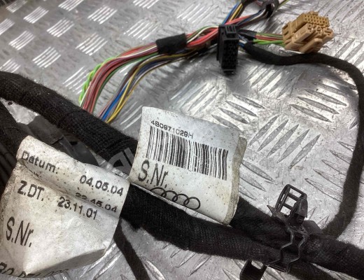Проводка двери передней правой Audi A6 C5 (4B) 2001-2004 рестайлинг  Audi A6 A6 C5 (4B) 2001-2004 рестайлинг
