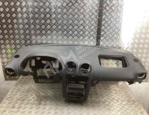 Панель передняя салона (торпедо)  Seat Ibiza III (6L) 2002-2008