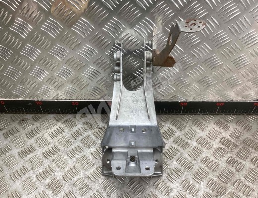 Кронштейн Seat Ibiza III (6L) 2002-2008  Seat Ibiza Ibiza III (6L) 2002-2008