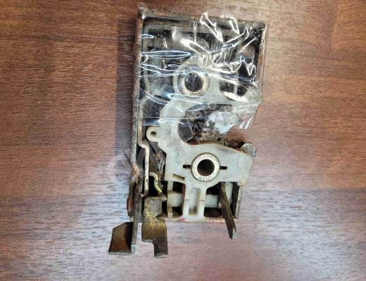 Замок двери передней левой Volkswagen Golf II 1983-1992  Volkswagen Golf Golf II 1983-1992