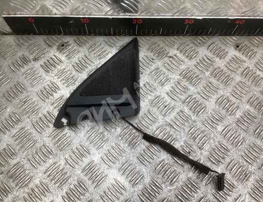 Накладка на зеркало правое Seat Ibiza III (6L) 2002-2008  Seat Ibiza Ibiza III (6L) 2002-2008