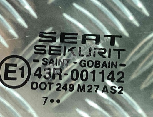 Стекло двери передней правой Seat Ibiza III (6L) 2002-2008  Seat Ibiza Ibiza III (6L) 2002-2008