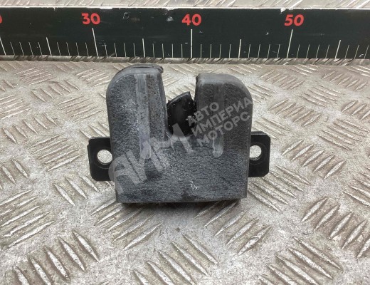 Замок багажника Seat Ibiza III (6L) 2002-2008  Seat Ibiza Ibiza III (6L) 2002-2008