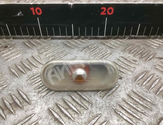 Повторитель передний правый Seat Ibiza III (6L) 2002-2008  Seat Ibiza Ibiza III (6L) 2002-2008