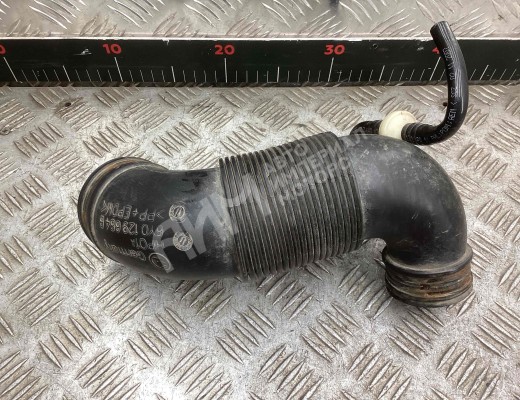 Патрубок воздушного фильтра Seat Ibiza III (6L) 2002-2008  Seat Ibiza Ibiza III (6L) 2002-2008