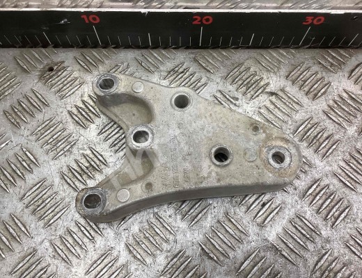 Кронштейн двигателя Seat Ibiza III (6L) 2002-2008  Seat Ibiza Ibiza III (6L) 2002-2008