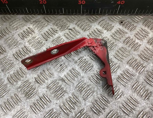 Петля капота правая Seat Ibiza III (6L) 2002-2008  Seat Ibiza Ibiza III (6L) 2002-2008