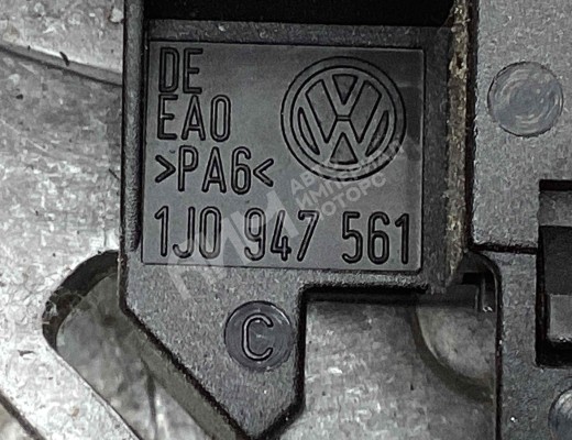 Рычаг ручного тормоза (ручника) Seat Ibiza III (6L) 2002-2008  Seat Ibiza Ibiza III (6L) 2002-2008