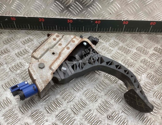 Педаль сцепления Seat Ibiza III (6L) 2002-2008  Seat Ibiza Ibiza III (6L) 2002-2008