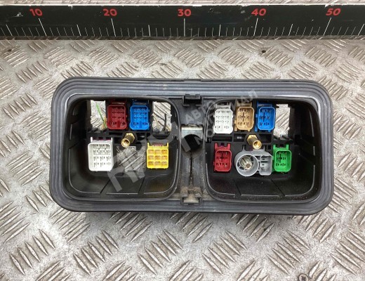 Блок предохранителей Seat Ibiza III (6L) 2002-2008  Seat Ibiza Ibiza III (6L) 2002-2008