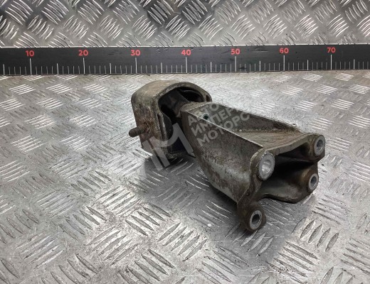 Кронштейн КПП Volkswagen Passat B5 (3B) 1996-2000  Volkswagen Passat Passat B5 (3B) 1996-2000