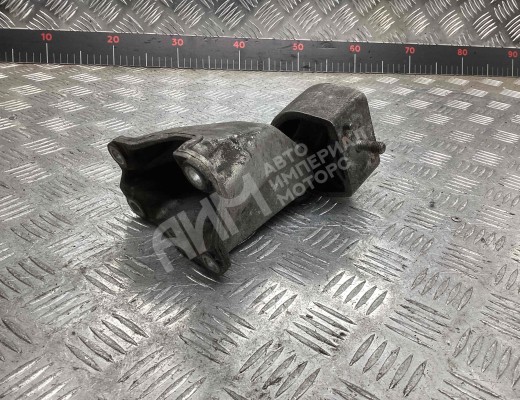 Кронштейн КПП Volkswagen Passat B5 (3B) 1996-2000  Volkswagen Passat Passat B5 (3B) 1996-2000