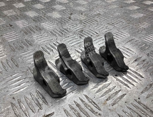 Скоба (кронштейн) крепления форсунки Toyota Avensis I (T220) 1997-2003  Toyota Avensis Avensis I (T220) 1997-2003