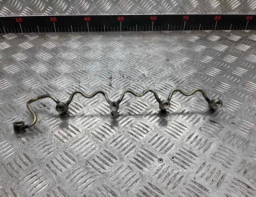 Трубка обратки форсунок Toyota Avensis I (T220) 1997-2003  Toyota Avensis Avensis I (T220) 1997-2003