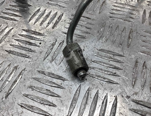 Трубка топливная Toyota Avensis I (T220) 1997-2003  Toyota Avensis Avensis I (T220) 1997-2003