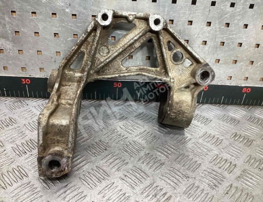 Кронштейн крепления рычага передней подвески Seat Ibiza III (6L) 2002-2008  Seat Ibiza Ibiza III (6L) 2002-2008