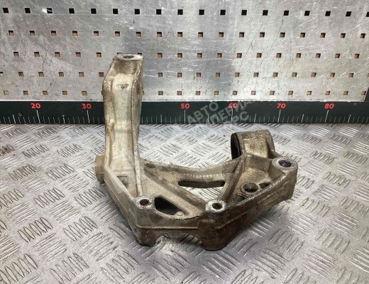 Кронштейн крепления рычага передней подвески Seat Ibiza III (6L) 2002-2008  Seat Ibiza Ibiza III (6L) 2002-2008