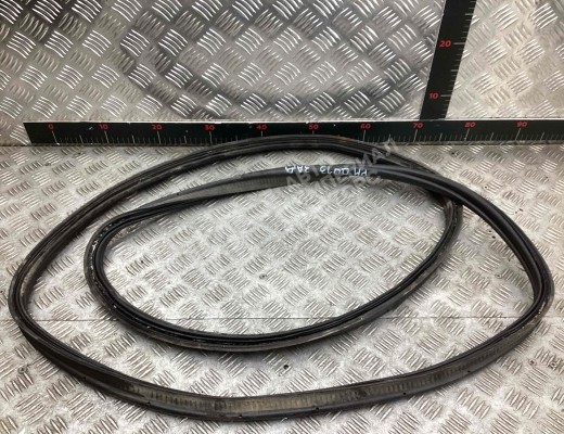 Уплотнитель багажника Seat Ibiza III (6L) 2002-2008  Seat Ibiza Ibiza III (6L) 2002-2008