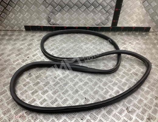 Уплотнитель двери передней левой Seat Ibiza III (6L) 2002-2008  Seat Ibiza Ibiza III (6L) 2002-2008
