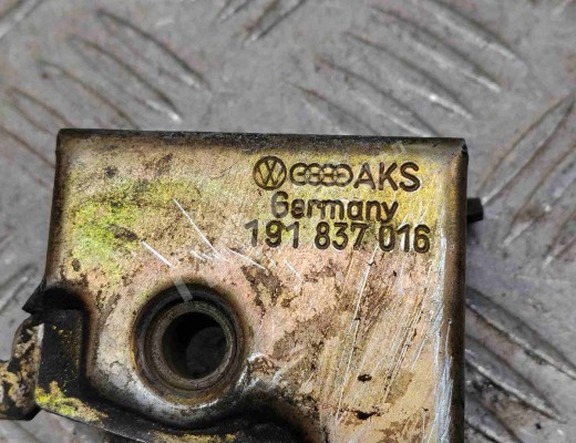 Замок двери передней правой Volkswagen Golf II 1983-1992  Volkswagen Golf Golf II 1983-1992