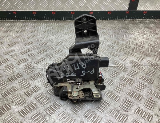 Замок двери передней правой Volkswagen Passat B5 (3B) 1996-2000  Volkswagen Passat Passat B5 (3B) 1996-2000