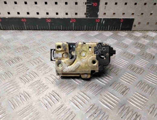 Замок двери передней правой Volkswagen Passat B5 (3B) 1996-2000  Volkswagen Passat Passat B5 (3B) 1996-2000
