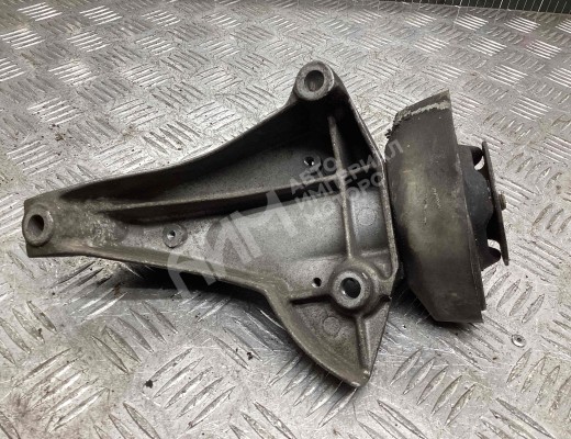 Кронштейн КПП Audi A6 C5 (4B) 1997-2001  Audi A6 A6 C5 (4B) 1997-2001