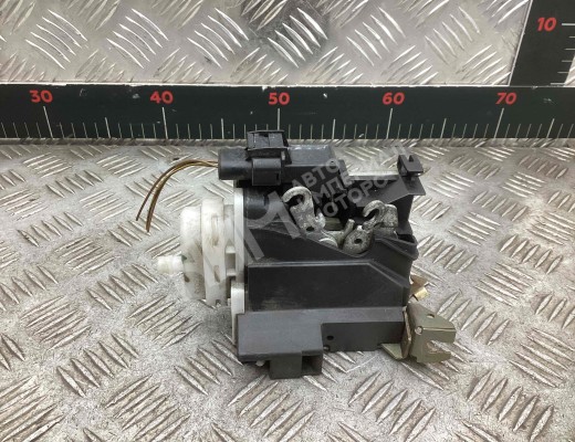 Замок двери передней левой Audi A4 B5 (8D) 1994-1999  Audi A4 A4 B5 (8D) 1994-1999