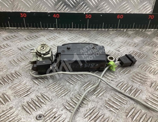 Ручка наружная передняя правая Audi A4 B5 (8D) 1994-1999  Audi A4 A4 B5 (8D) 1994-1999