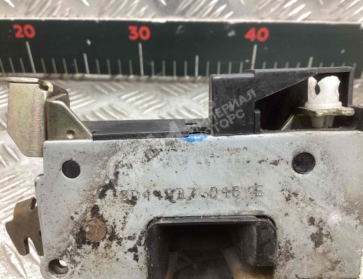 Замок двери передней правой Audi A4 B5 (8D) 1994-1999  Audi A4 A4 B5 (8D) 1994-1999