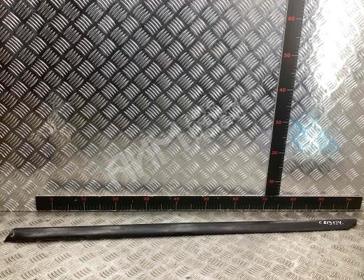 Молдинг двери передней правой Audi A4 B5 (8D) 1994-1999  Audi A4 A4 B5 (8D) 1994-1999