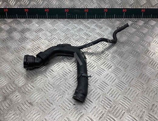 Патрубок радиатора Volkswagen Passat B5 (3B) 1996-2000  Volkswagen Passat Passat B5 (3B) 1996-2000