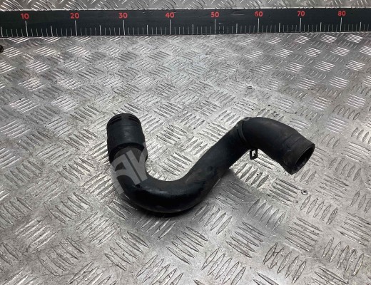 Патрубок радиатора Volkswagen Passat B5 (3B) 1996-2000  Volkswagen Passat Passat B5 (3B) 1996-2000