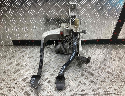 Узел педальный (блок педалей) Audi A4 B5 (8D) 1994-1999  Audi A4 A4 B5 (8D) 1994-1999